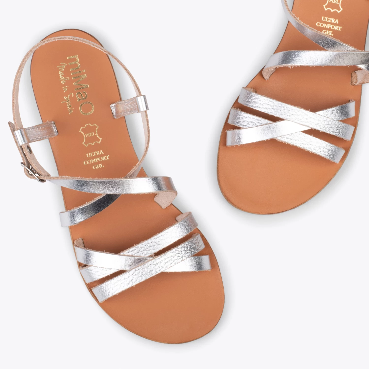 IXORA - Sandales Plates Pour Femme Avec Fermeture à Boucle ARGENTÉ 4 IXORA - Sandales Plates Pour Femme Avec Fermeture à Boucle ARGENTÉ – Image 2